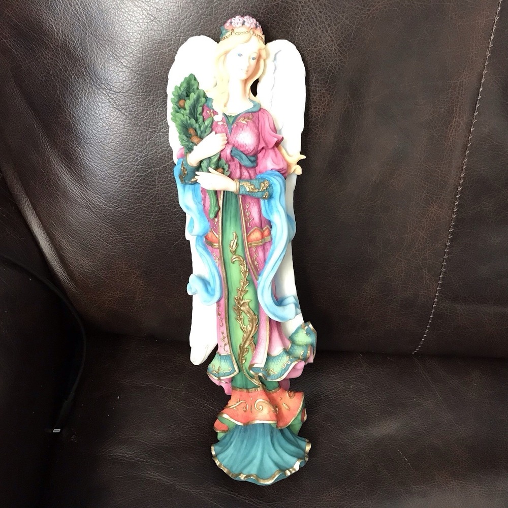 Lenox "Angel Of Independence " 1999 Retired 12"